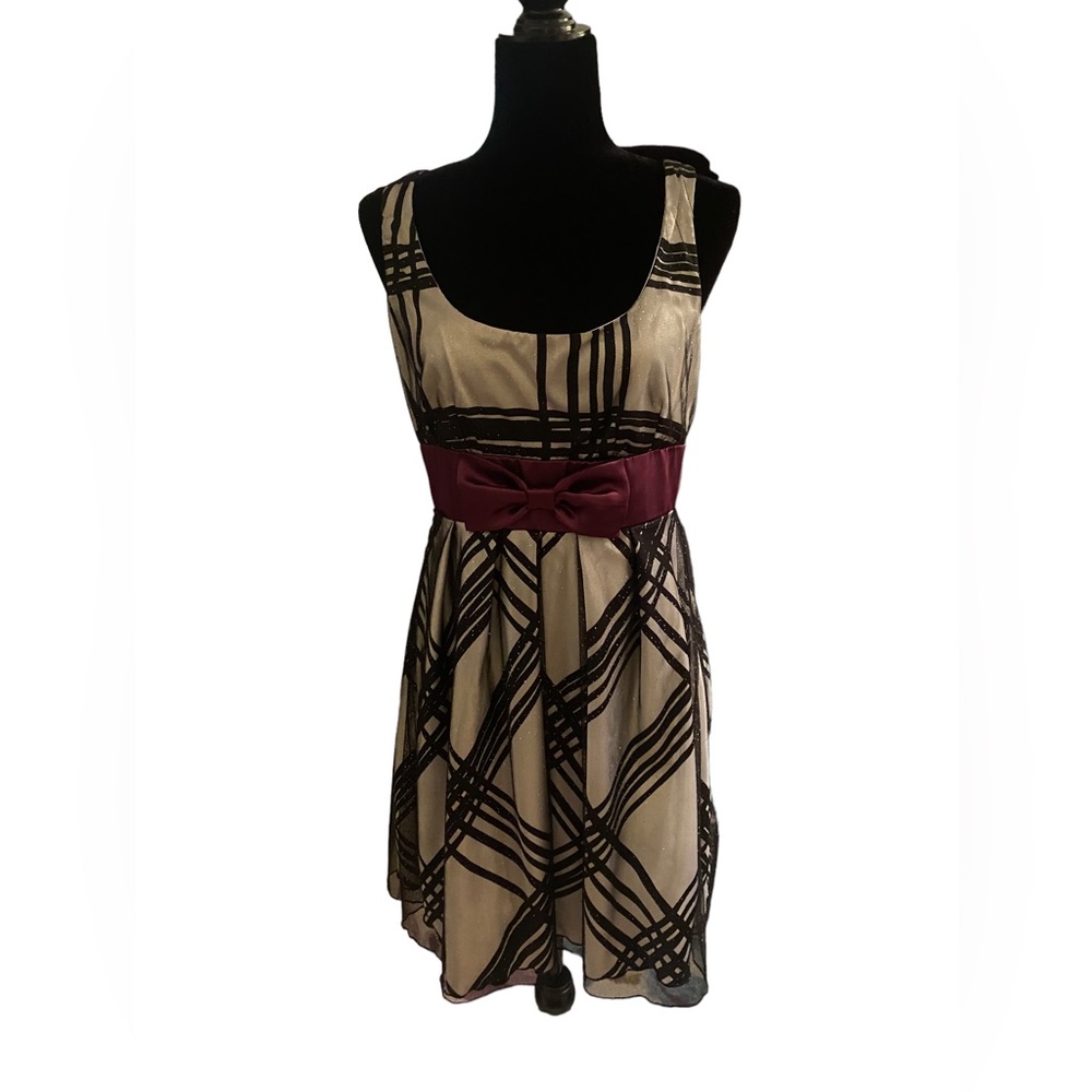 SPEECHLESS JRS BLACK AND SILVER PARTY DRESS . Perfect for the Upcoming holidays